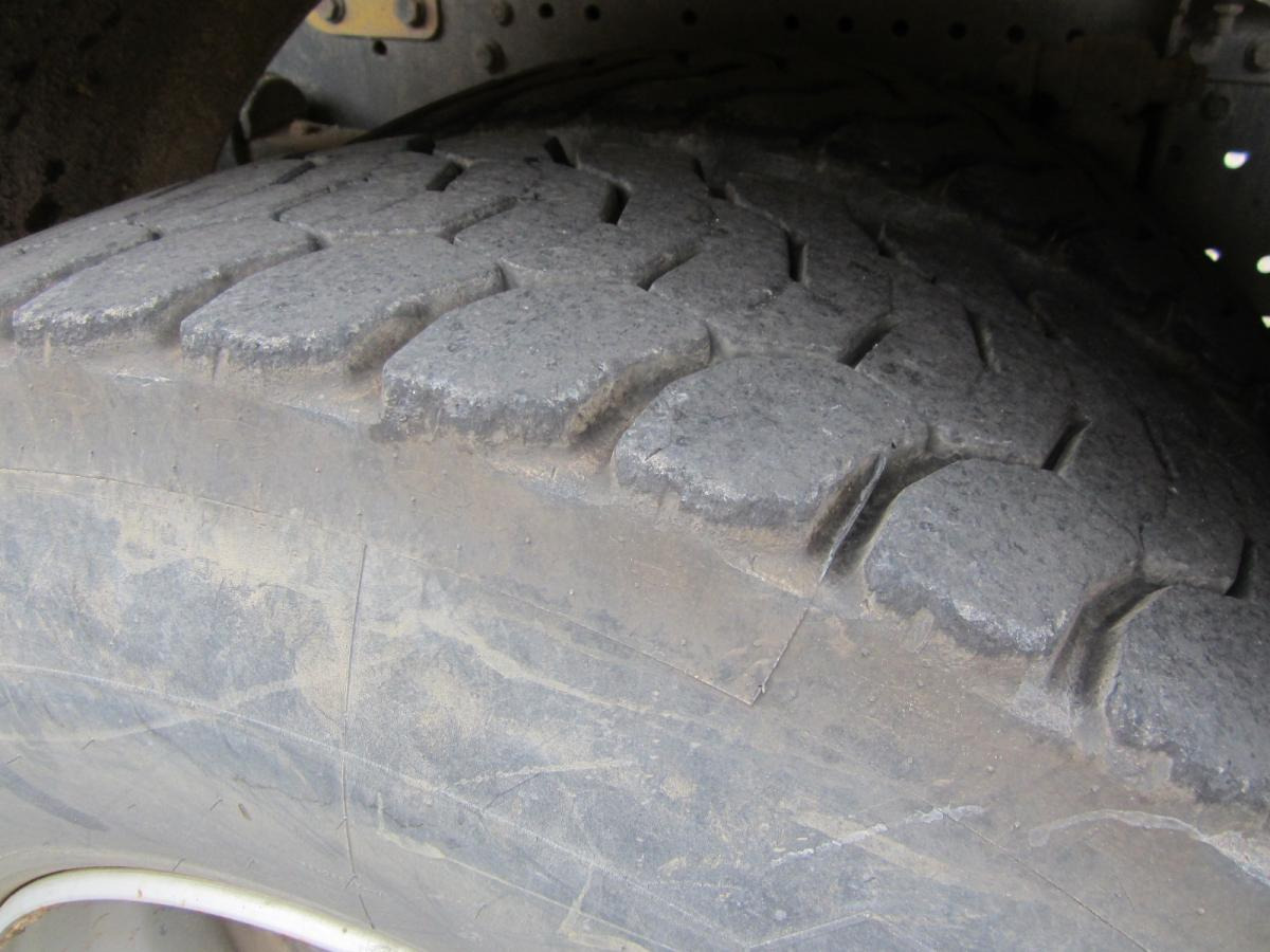 Camion benne Mercedes Axor 3240