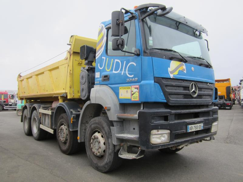 Camion benne Mercedes Axor 3240