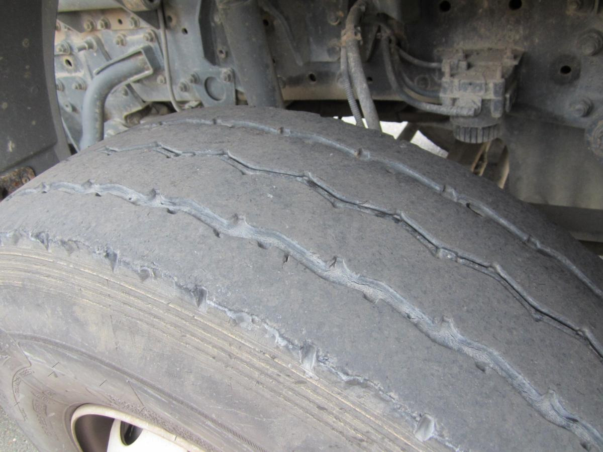 Camion benne Mercedes Axor 3240