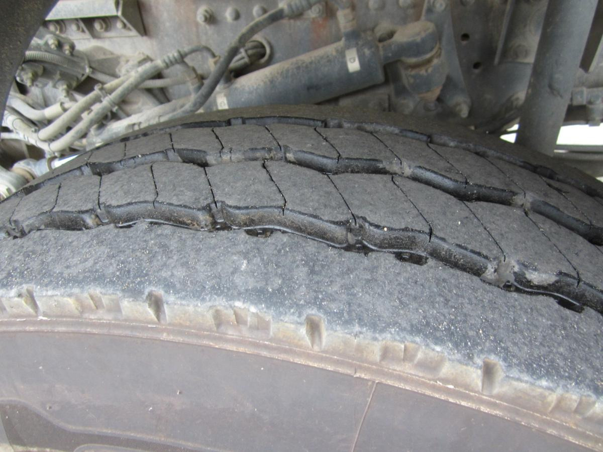 Camion benne Mercedes Axor 3240