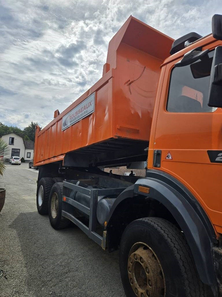 Camion benne Mercedes-Benz 2638