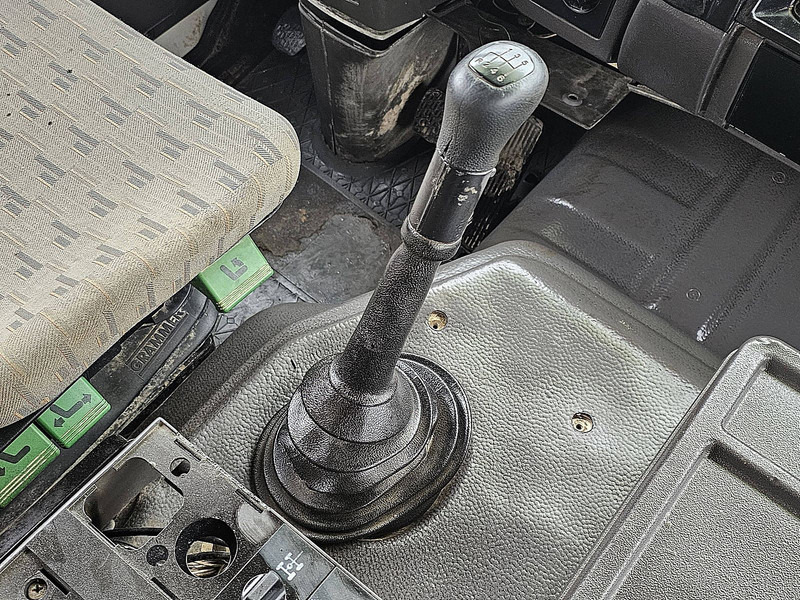 Camion benne Mercedes-Benz 3235 SK V8 FULL STEEL