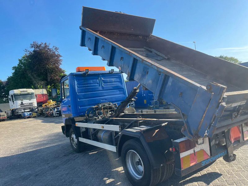 Camion benne Mercedes-Benz 914 Tipper