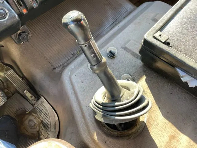 Camion benne Mercedes-Benz AK 2635 6x4 V8