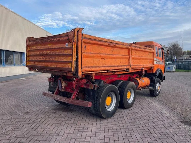 Camion benne Mercedes-Benz AK 2635 6x4 V8