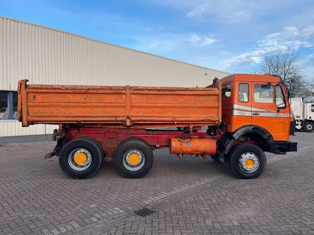Camion benne Mercedes-Benz AK 2635 6x4 V8