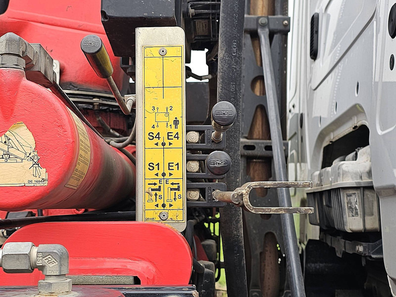 Camion benne Mercedes-Benz AROCS 3243 FASSI F175A023