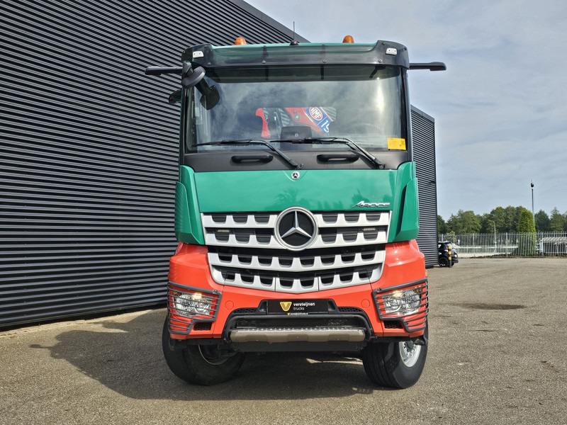 Camion benne Mercedes-Benz AROCS 4145 / 8X6 / TIPPER + HMF CRANE