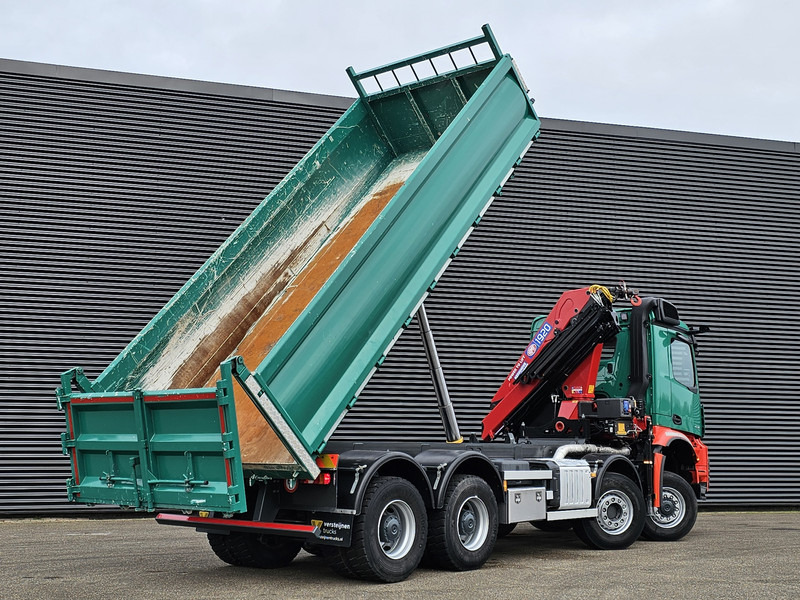 Camion benne Mercedes-Benz AROCS 4145 / 8X6 / TIPPER + HMF CRANE