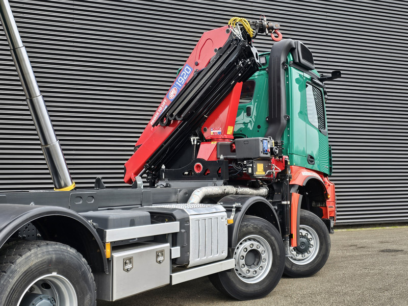 Camion benne Mercedes-Benz AROCS 4145 / 8X6 / TIPPER + HMF CRANE