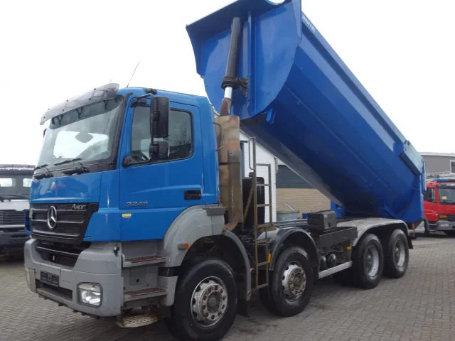 Camion benne Mercedes-Benz Axor 3243 8X4