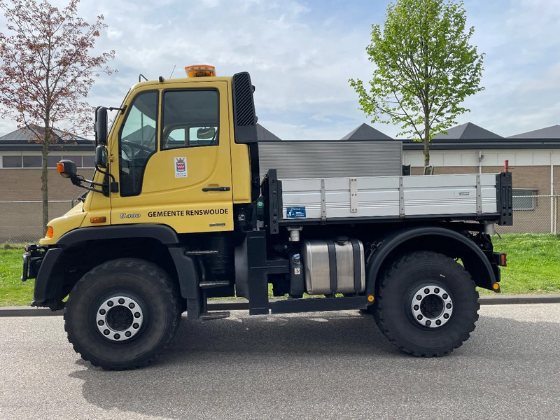 Camion benne Mercedes-Benz unimog U400