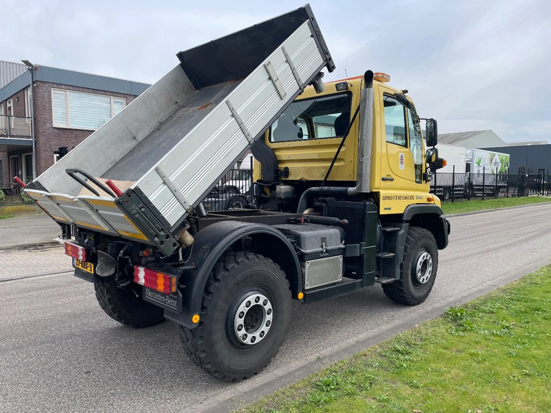 Camion benne Mercedes-Benz unimog U400
