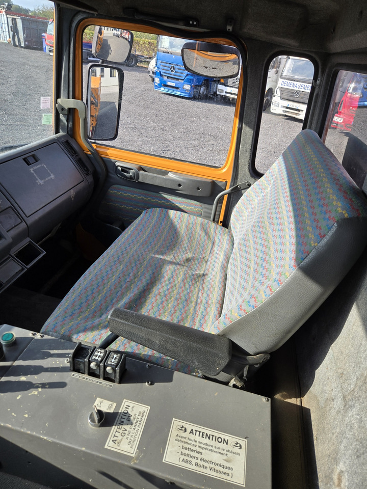 Camion benne Renault G250 4x4