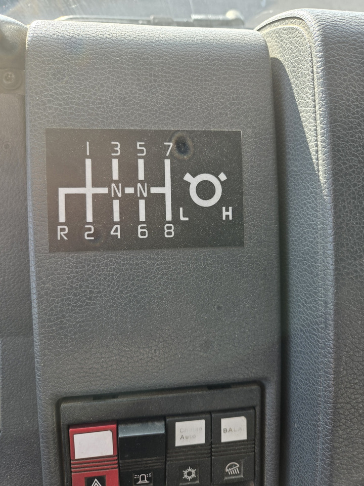 Camion benne Renault G250 4x4