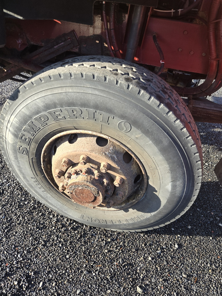 Camion benne Renault G300 / 4x4