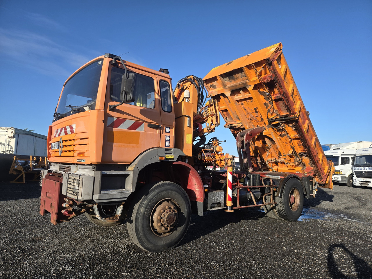 Camion benne Renault G300 / 4x4
