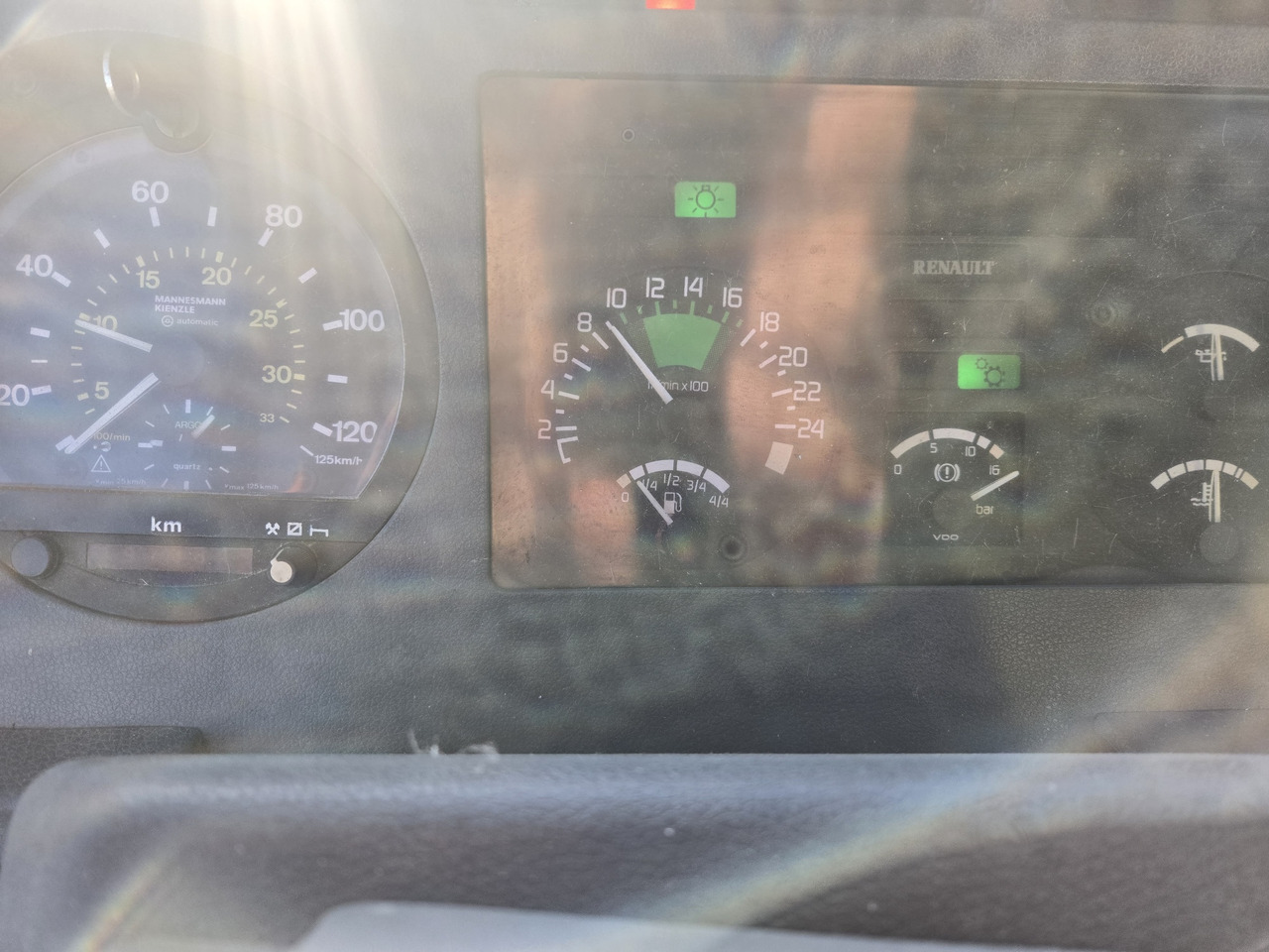 Camion benne Renault G300 / 4x4