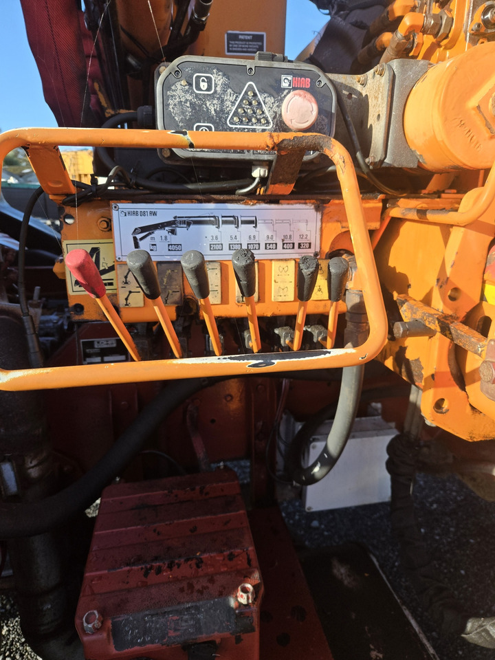 Camion benne Renault G300 / 4x4