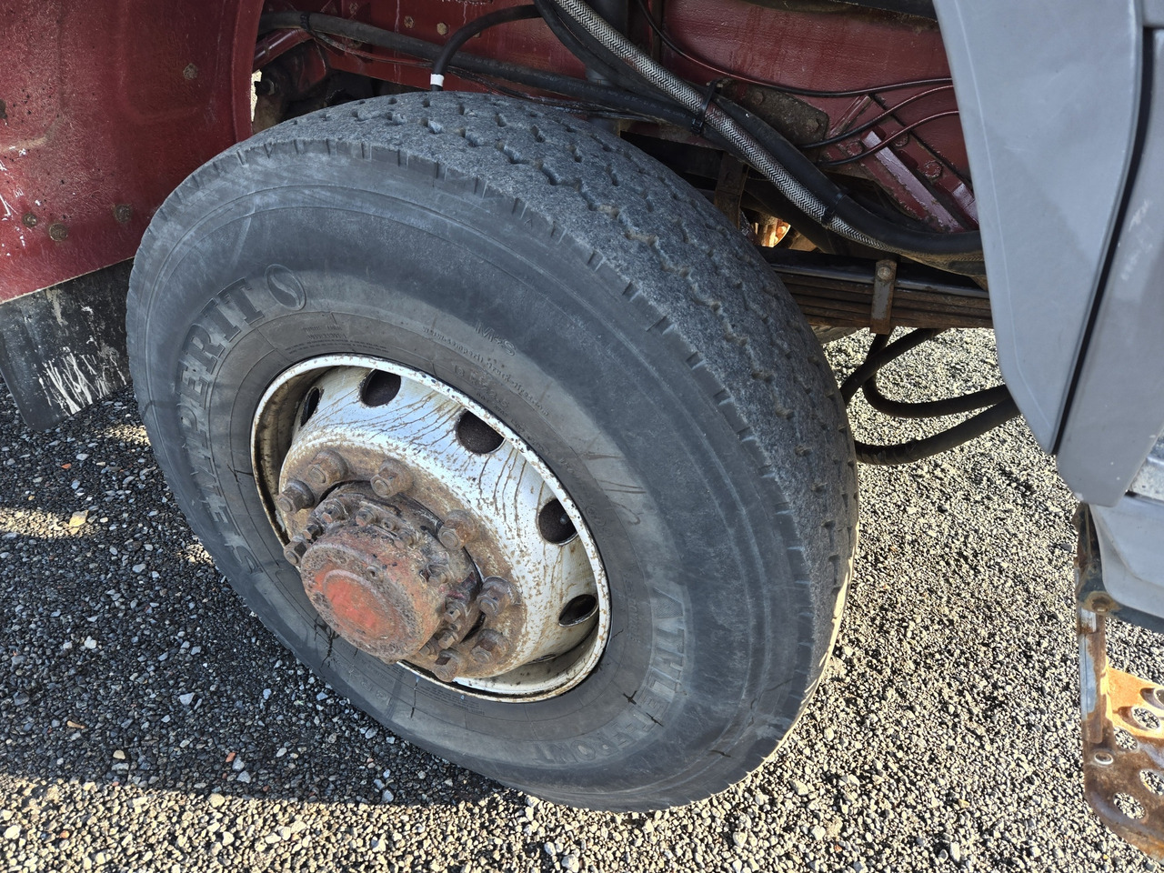 Camion benne Renault G300 / 4x4