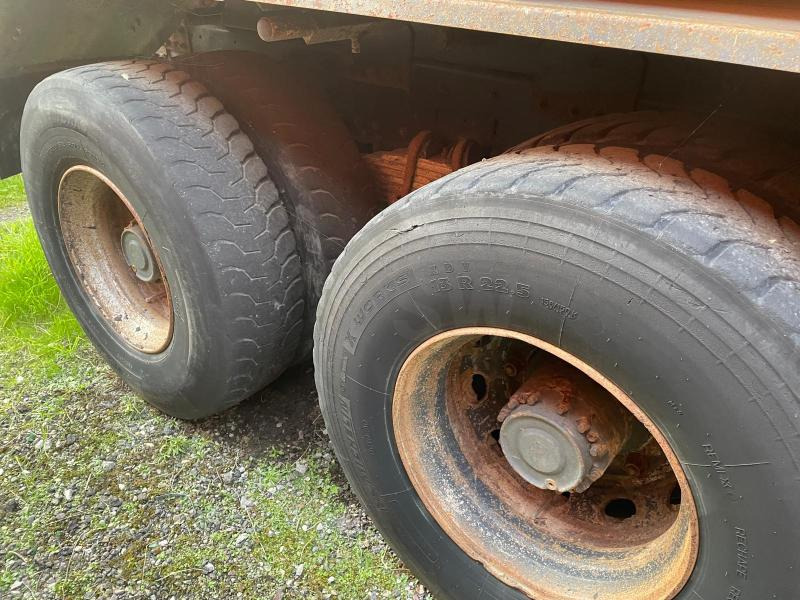 Camion benne Renault Kerax 370 DCI