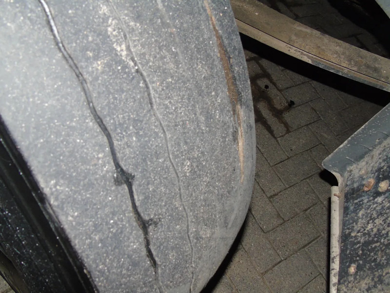 Camion benne Renault Kerax 410DXI + 8X4 + MANUAL + SPRING