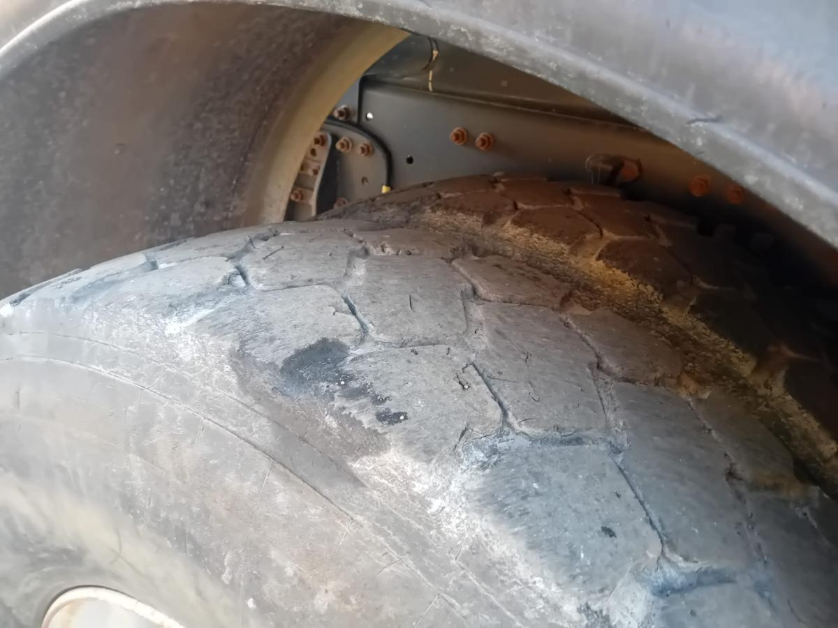 Camion benne Renault Kerax 410 DXI