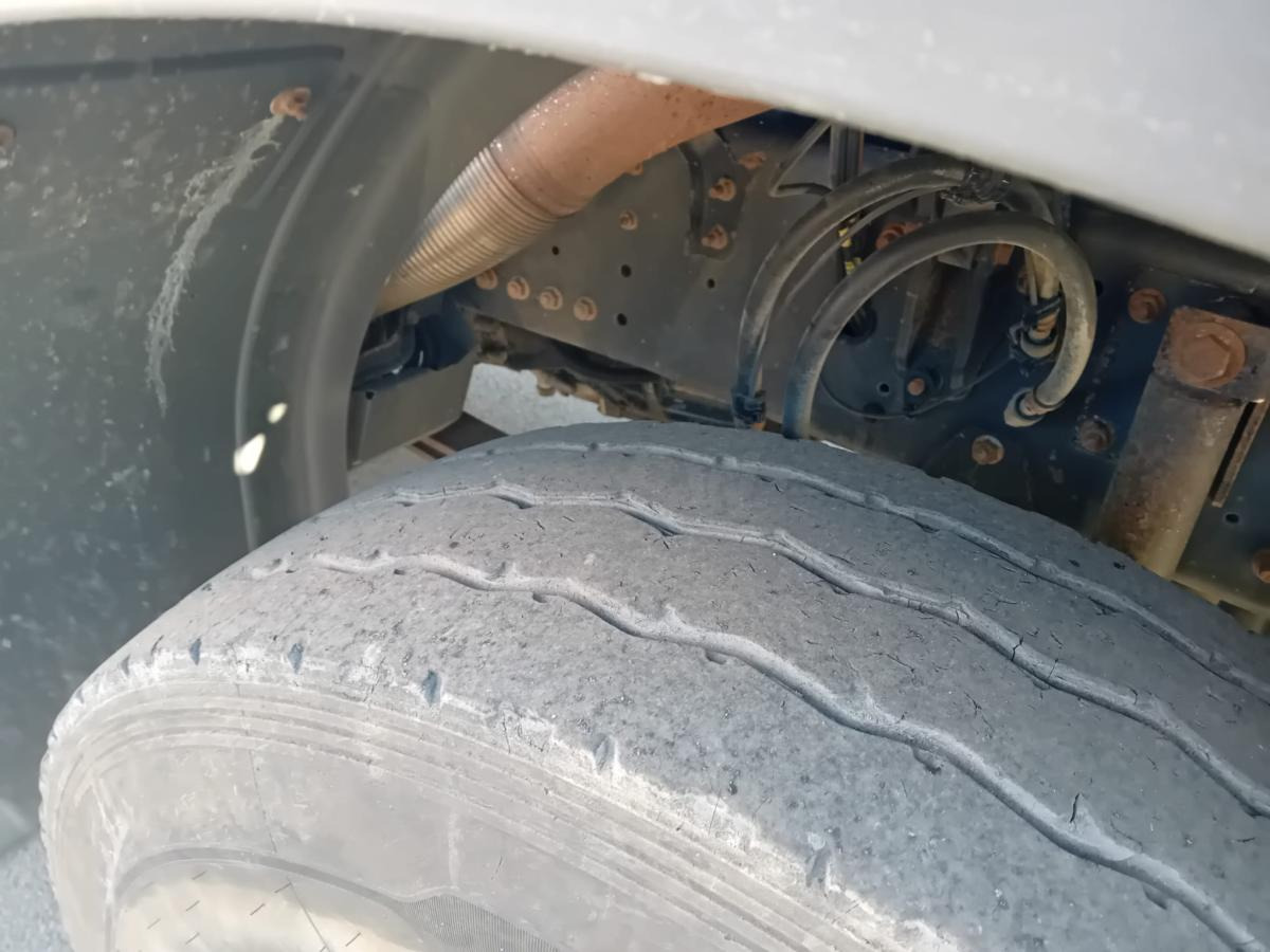 Camion benne Renault Kerax 410 DXI