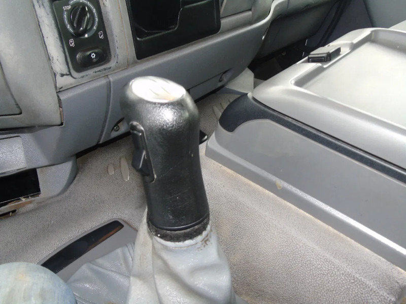 Camion benne Renault Kerax 420 DCI + MANUAL + SPRING + 6X4 + PERFECT