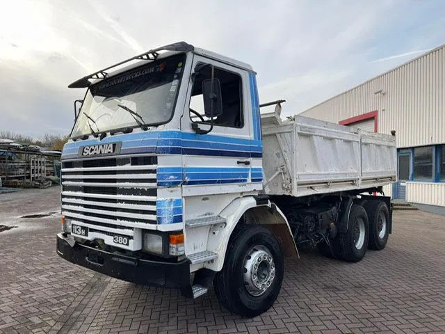 Camion benne Scania 113H 380 6x4 Tipper