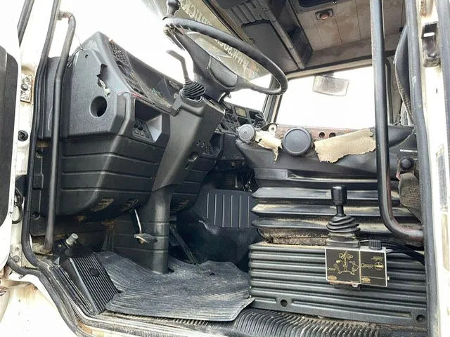 Camion benne Scania 113H 380 6x4 Tipper