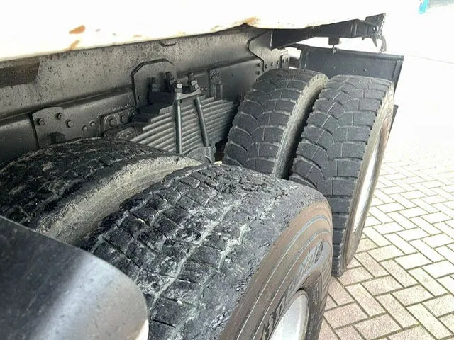 Camion benne Scania 113H 380 6x4 Tipper