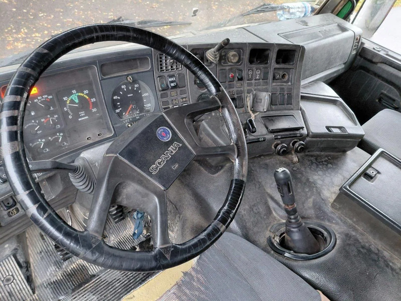 Camion benne Scania P113-360 8x4 Kipper Steel Suspension