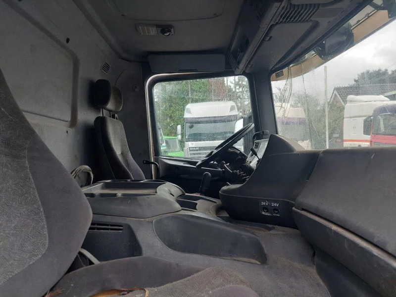 Camion benne Scania P124-420 8x4 Kipper Steel