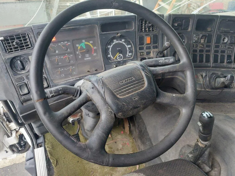 Camion benne Scania P124-420 8x4 Kipper Steel