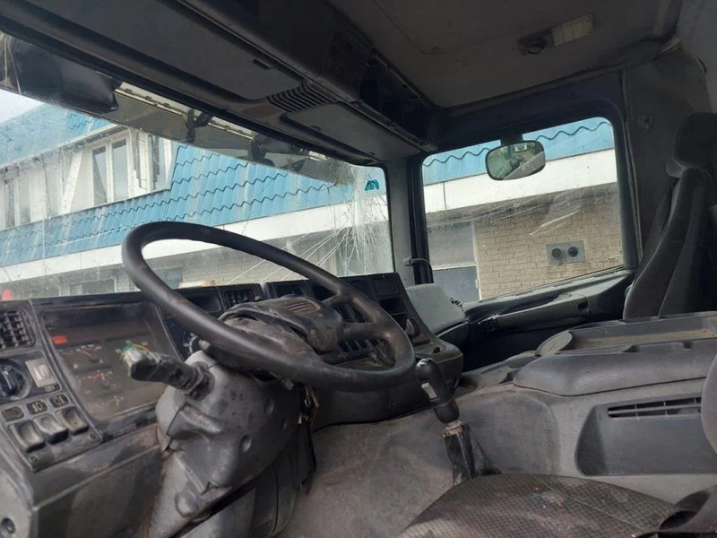 Camion benne Scania P124-420 8x4 Kipper Steel