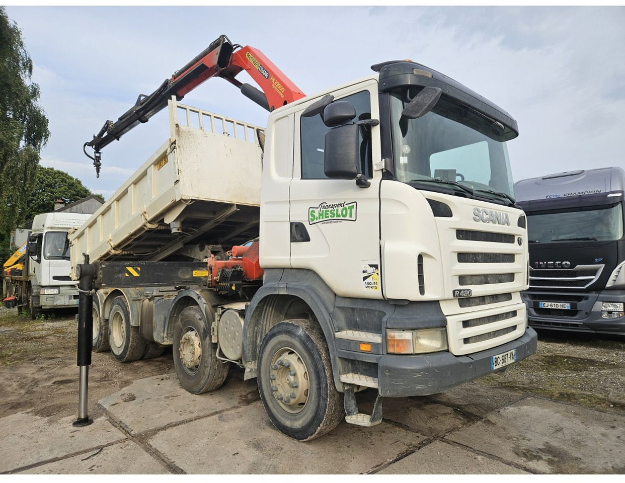 Camion benne Scania R420 8x4 Tipper Crane Palfinger 23500