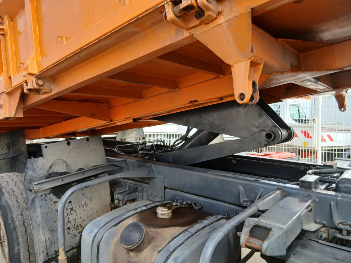 Camion benne Volvo FL 614