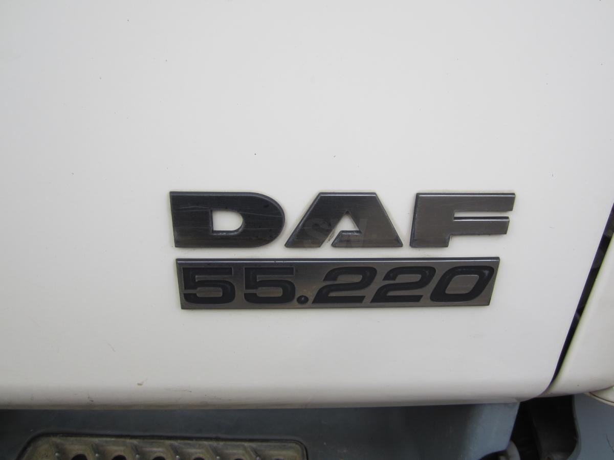 Camion bétaillère DAF LF 220