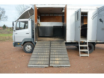 Camion bétaillère Mercedes-Benz 814 Pferdetransporter