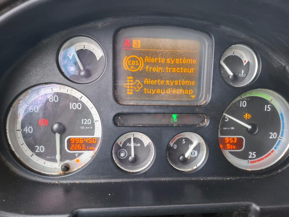 Camion citerne DAF 85 .410