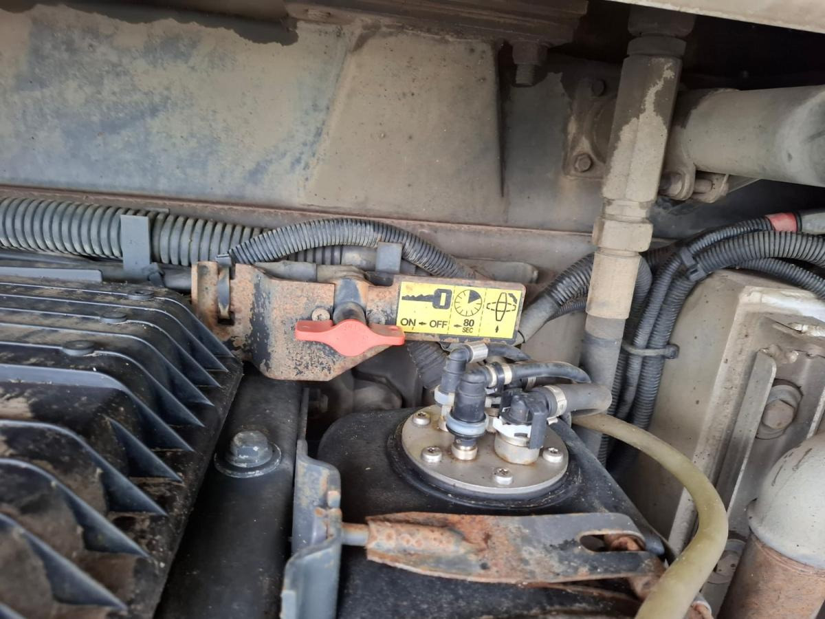 Camion citerne DAF 85 .410