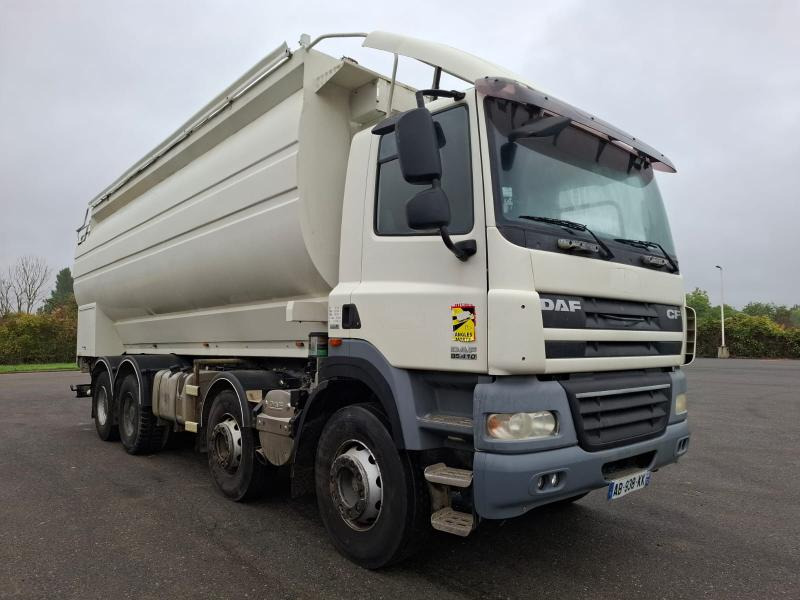 Camion citerne DAF 85 .410