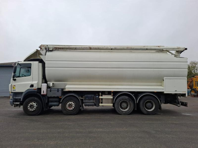 Camion citerne DAF 85 .410