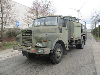 Camion citerne MAN 12.136 4X4