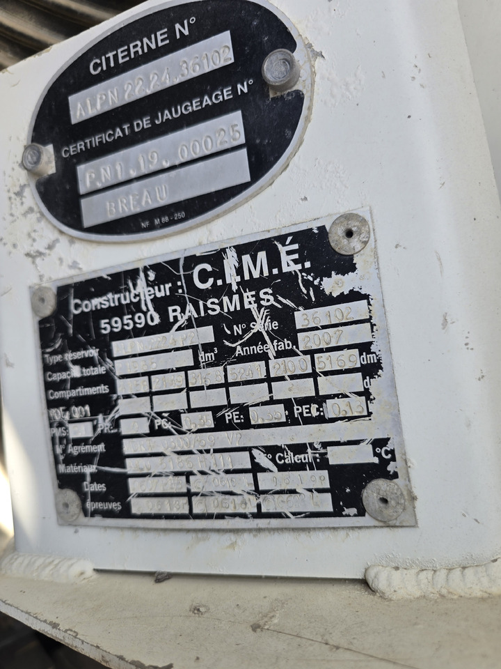 Camion citerne MAN TGA 26-320