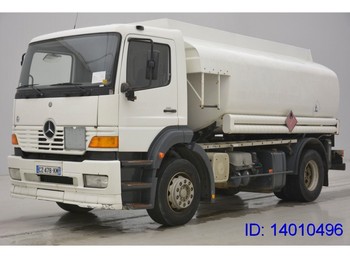 Camion citerne Mercedes-Benz Atego 1823