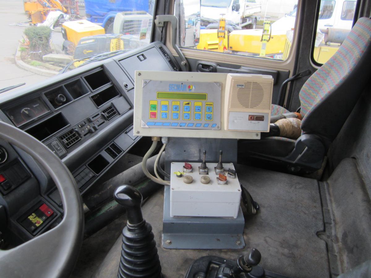 Camion citerne Renault G 270