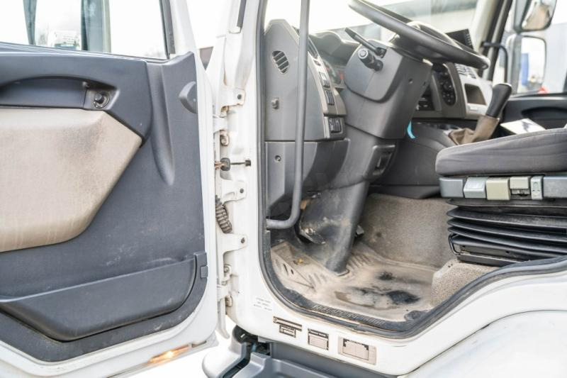 Camion citerne Renault MIDLUM 280+TANK 12.500L/5 Comp.