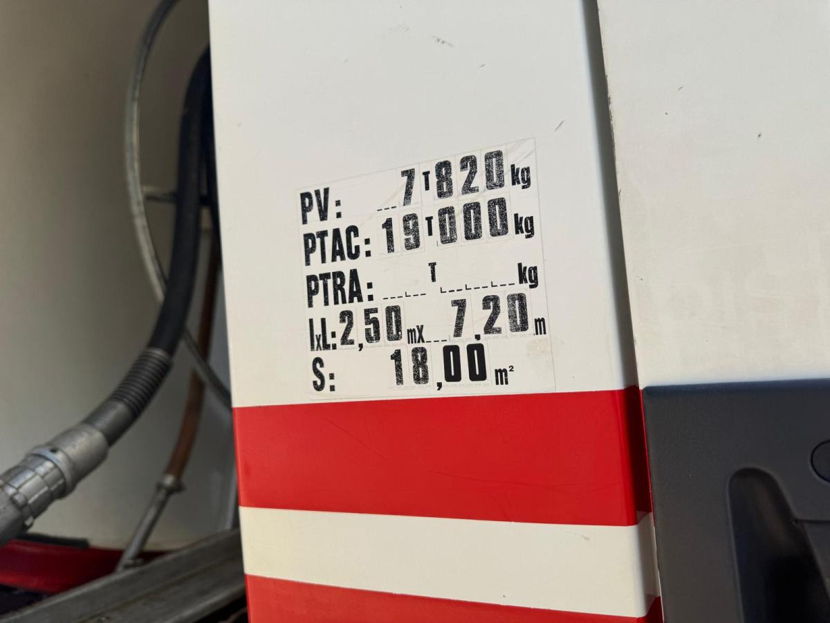 Camion citerne Renault Premium